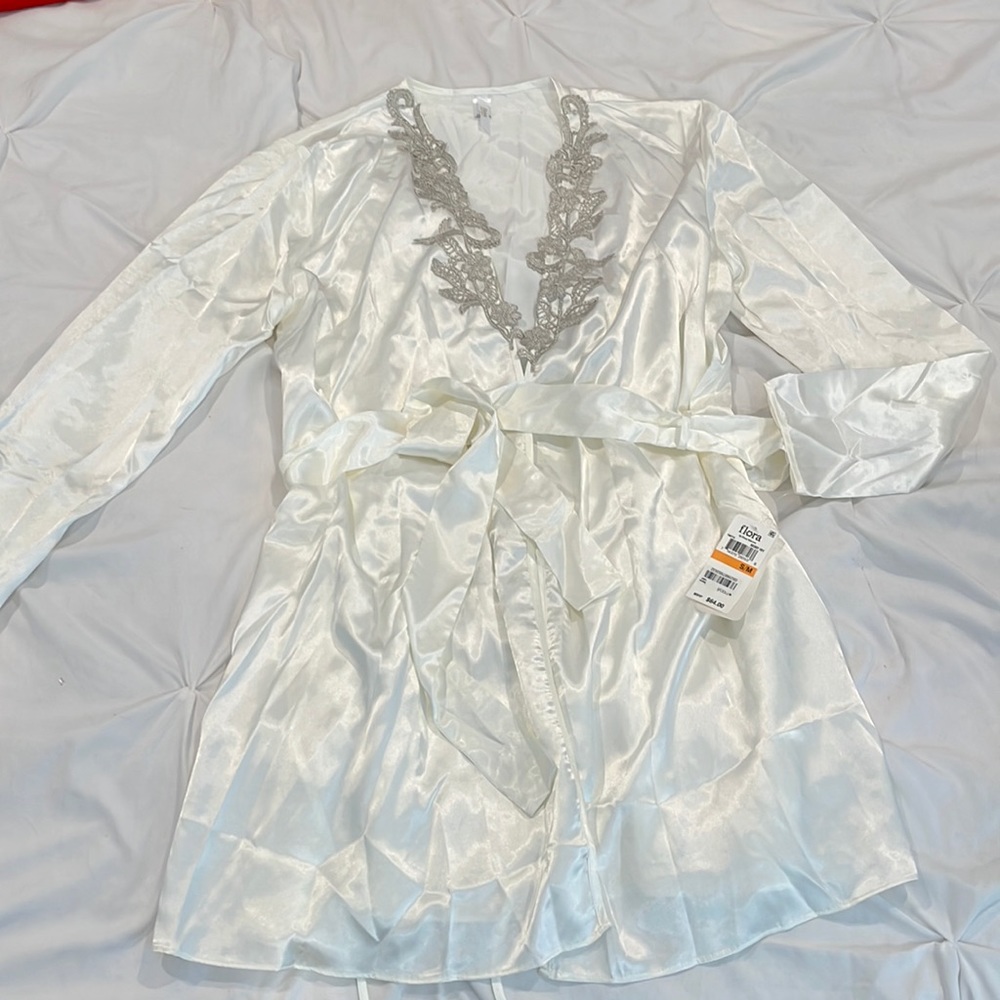 Macys Flora silk ivory robe